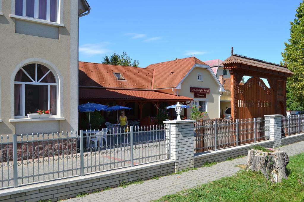 Nosztalgia Hotel Balatonszarszo Bagian luar foto